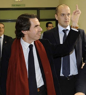 Aznar, peineta